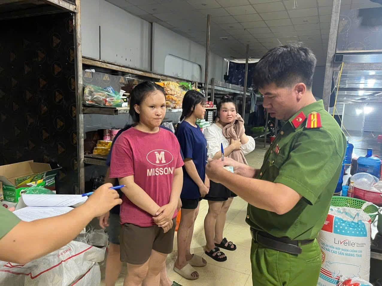 Công an xã Cẩm Giàng tăng cường kiểm tra, phòng ngừa tội phạm ma túy